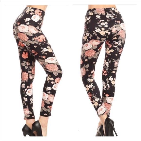 LAST 1❤️Buttery Soft Black Floral Leggings - Picture 2 of 4